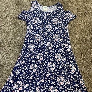 Size for a 8-10 year old flowers